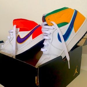 Air Jordan 1 mid white/ court purple/ court blue